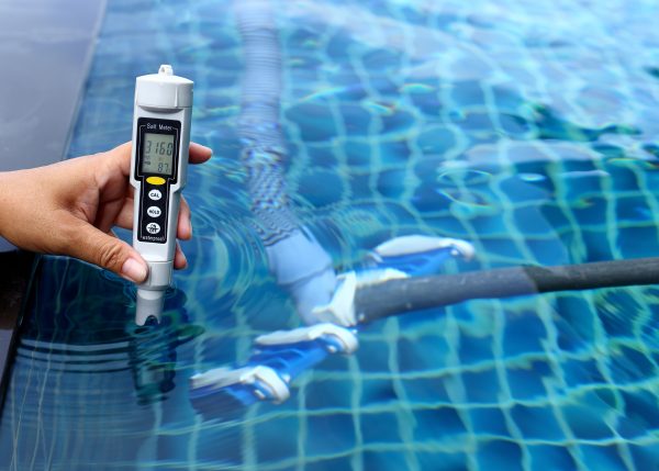 Pool cleaning sevice and maintenance geelong surf coast